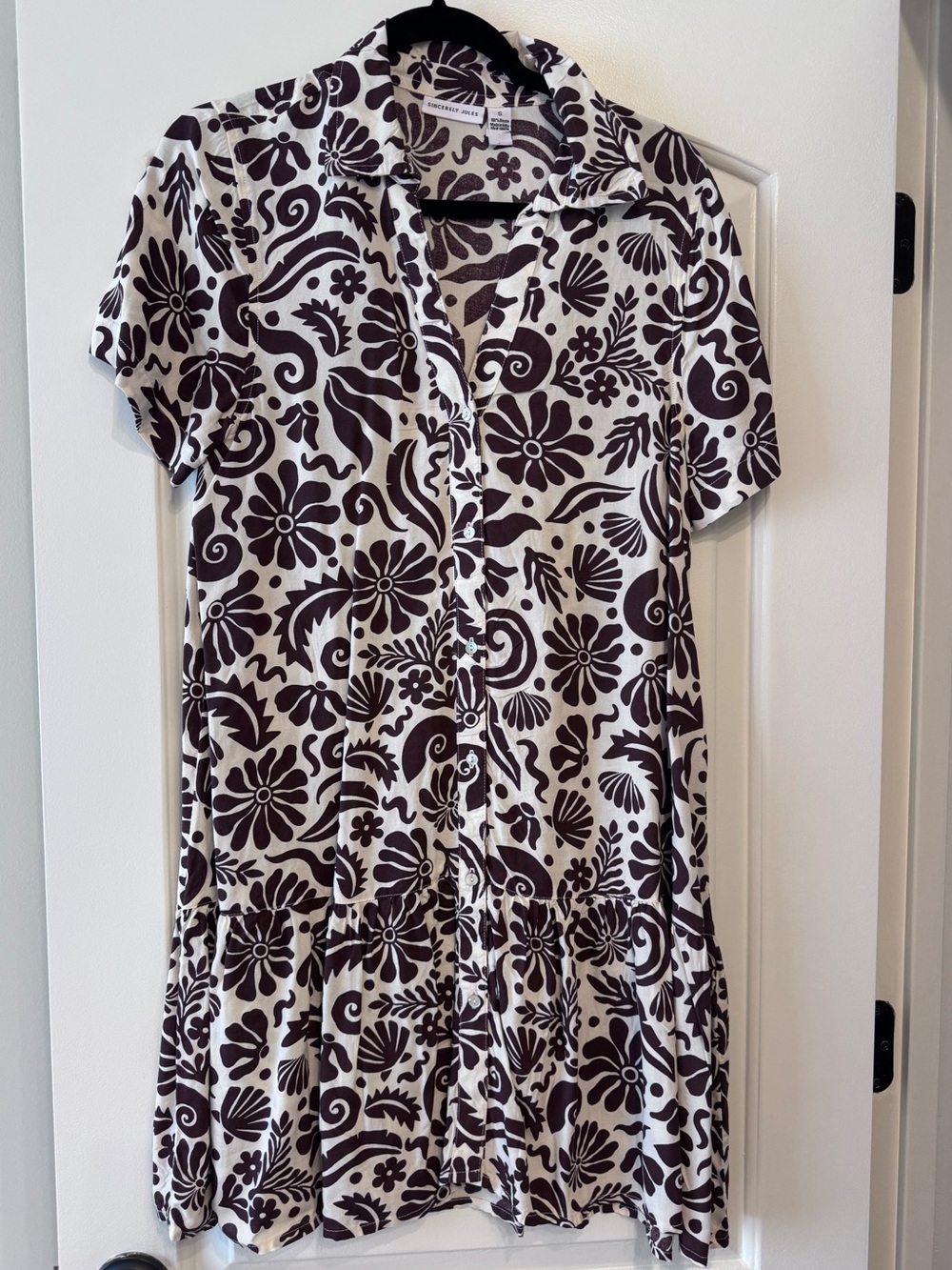 Women's Short Sleeve Button-Front Floral Dress - Black & White